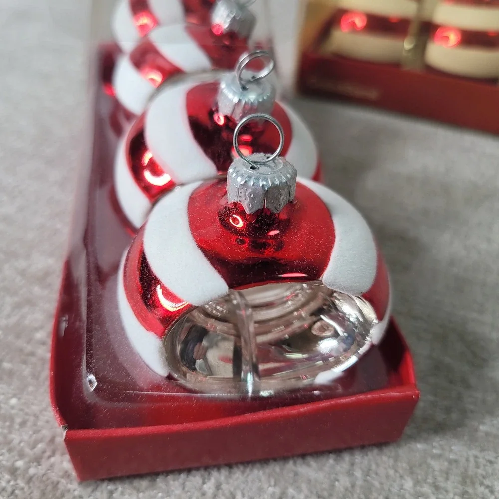 Crate & Barrel Christmas Ornament Napkin Rings Placecard Holders Red White 8 NEW